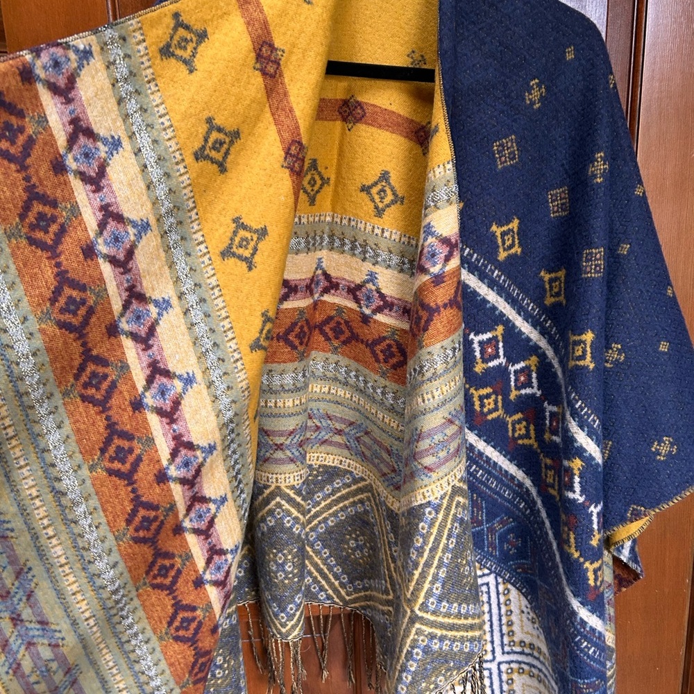 Warm Poncho - image 3